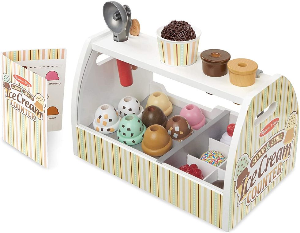 Melissa and Doug Scoop and Serve Ice Cream Counter