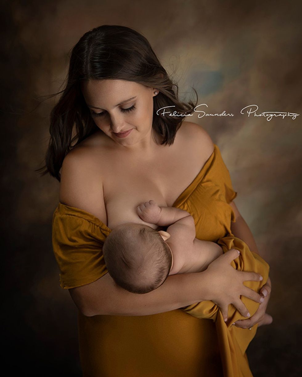 these powerful viral photos prove feeding a baby is beautiful no matter how you do it 2 Motherly