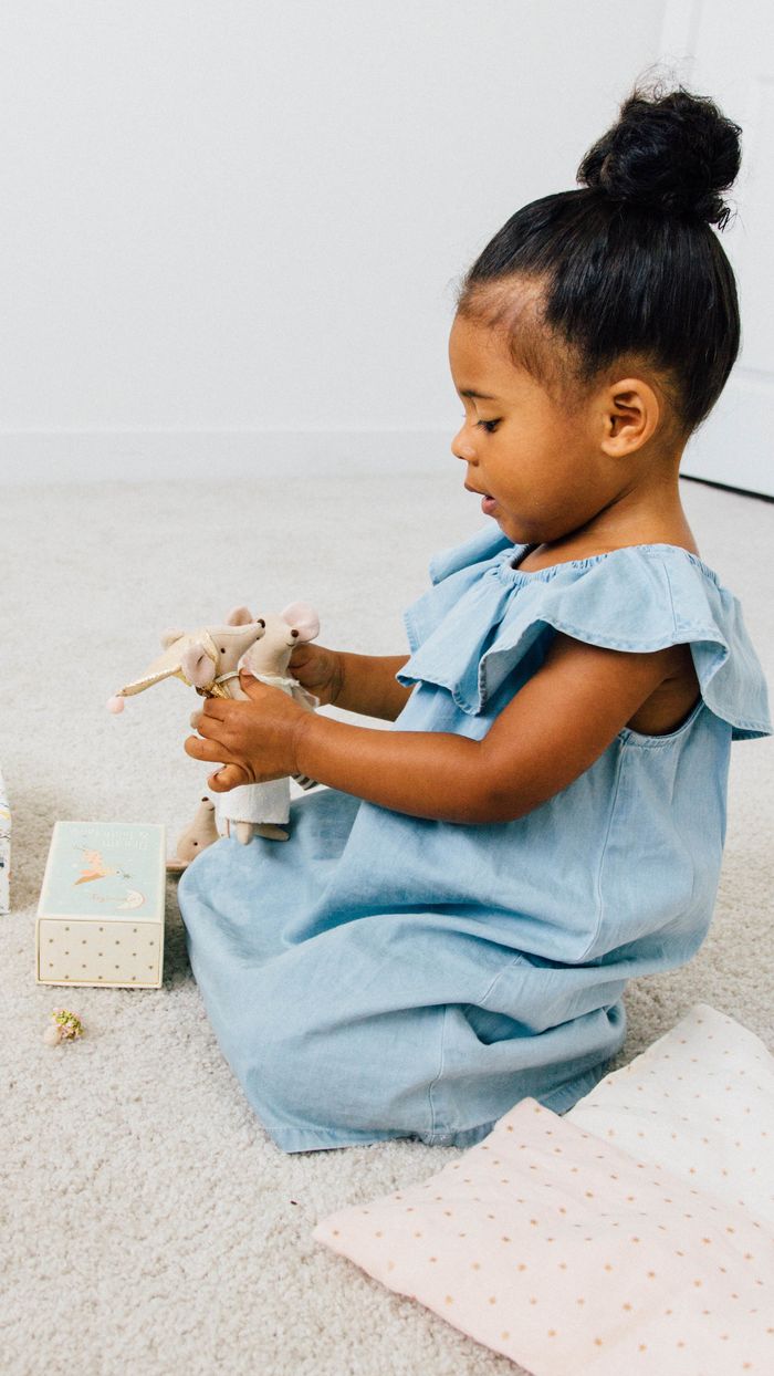 why fewer better toys encourage more creative kids 1 Motherly
