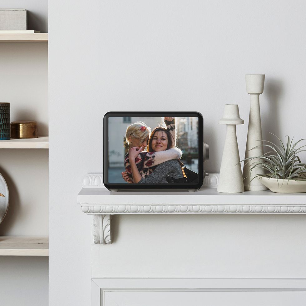Loop digital frame